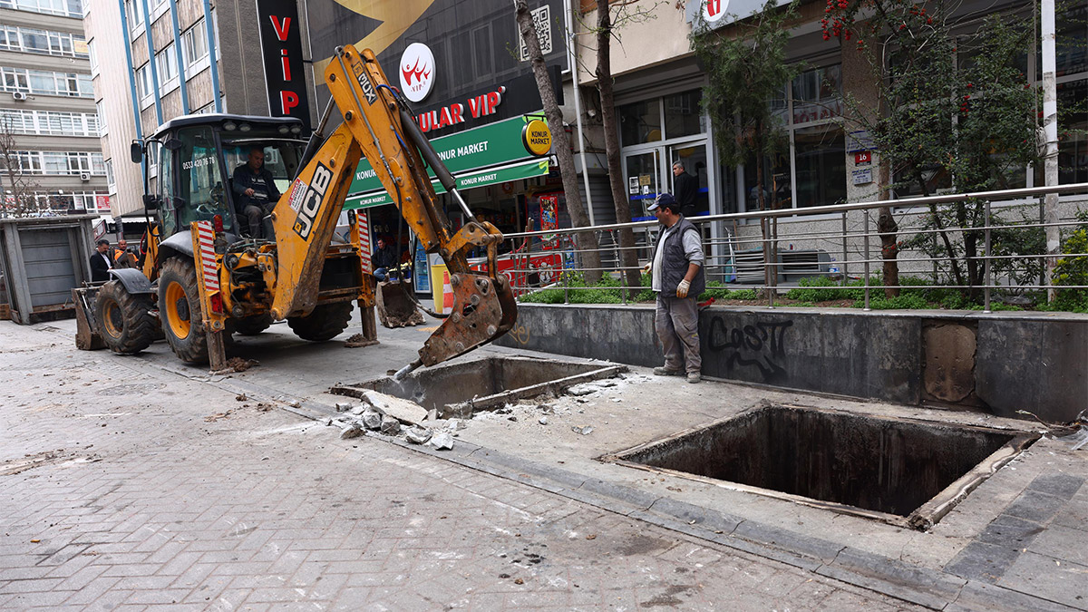 Konur Sokak'taki yeraltı çöp konteynerleri yeniledi
