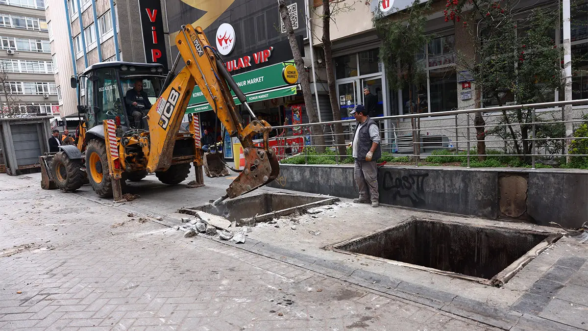 Konur sokak'taki yeraltı çöp konteynerleri yeniledi