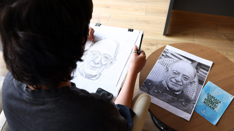 Ressam Turan Erol'un sanatı ve hocalığı anlatıldı