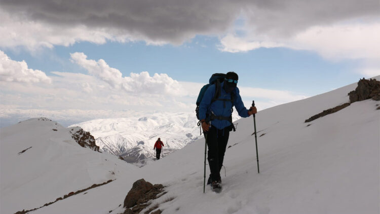 Van'da 3 dağcı Mengene Dağı'na tırmandı