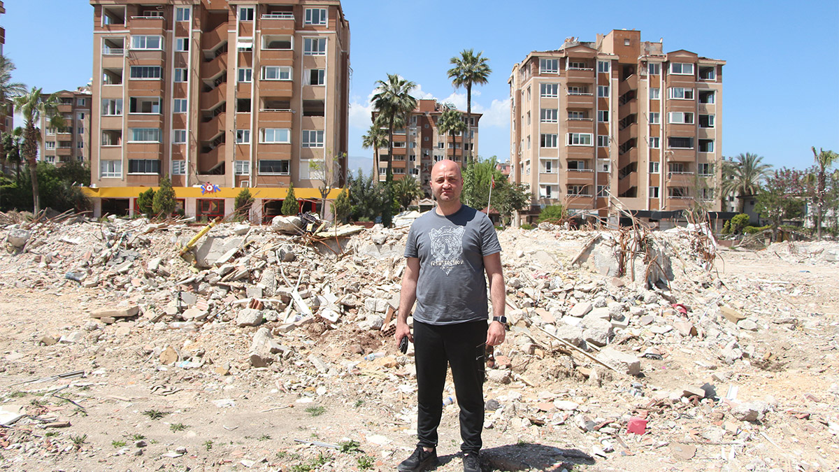 Depremde 370 kişinin öldüğü 6 bloğun müteahhidi kayıp 