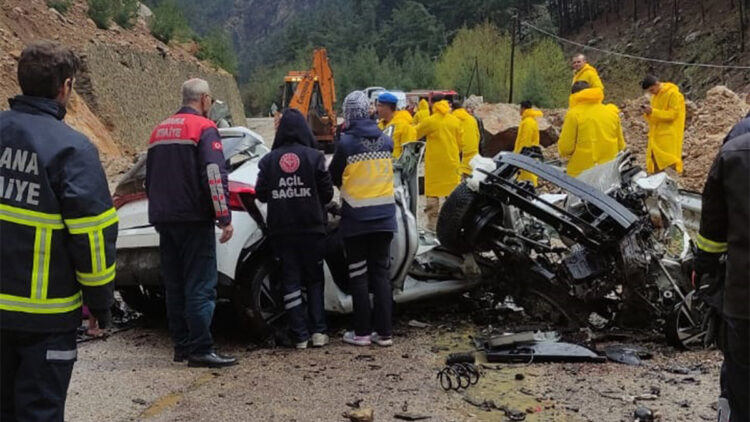 4 öğretmenin öldüğü yolda tehlike devam ediyor