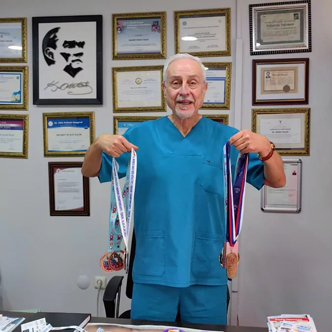 77 yaşındaki doktor murat kaçar 61 yıldır koşuyor