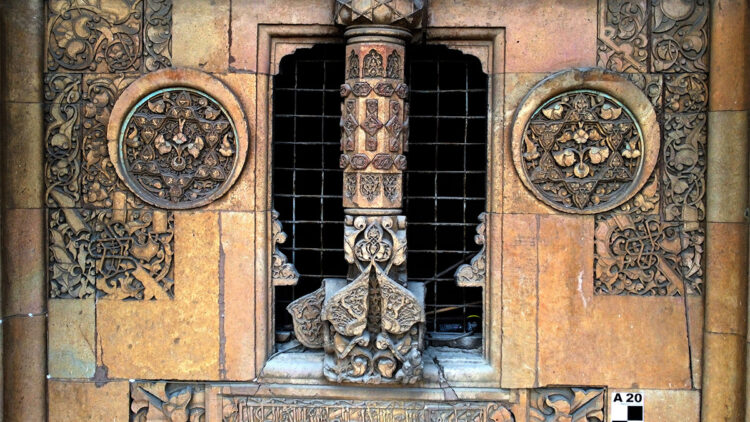 Divriği Ulu Camii ve Darüşşifası'nın süslemeleri ilgi çekiyor