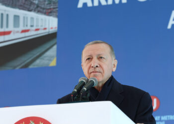 7'li masanın dolgu malzemeliğine razı oldular