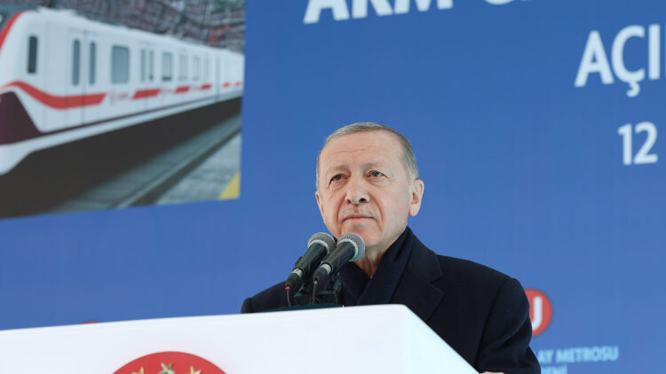 7'li masanın dolgu malzemeliğine razı oldular