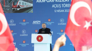 7'li masanın dolgu malzemeliğine razı oldular