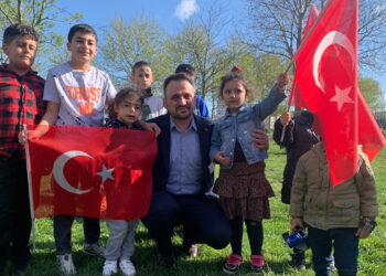 AK Parti'li Enes Eminoğlu, çocuklarla bir araya geldi