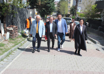 AK Parti'nin İstanbul'da hane ziyaretleri sürüyor
