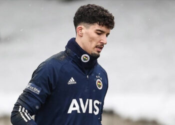 Altay Bayındır, bel fıtığı operasyonu geçirecek