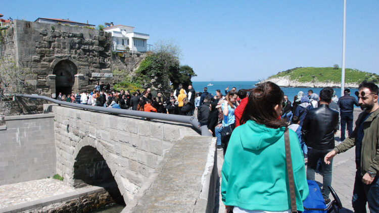 Amasra'da bayram yoğunluğu
