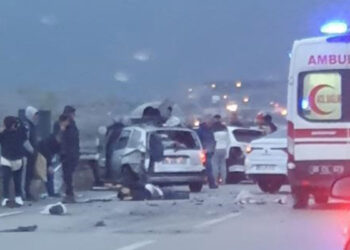 Ankara'da zincirleme kaza; 1 ölü, 11 yaralı