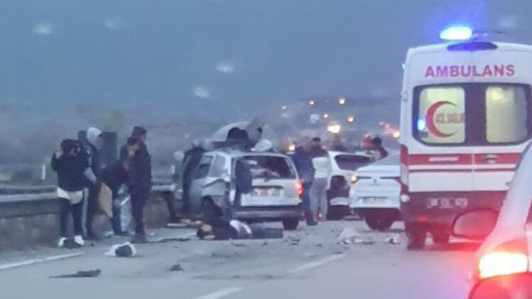 Ankara'da zincirleme kaza; 1 ölü, 11 yaralı