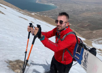 Artos Dağı'nda snowboard