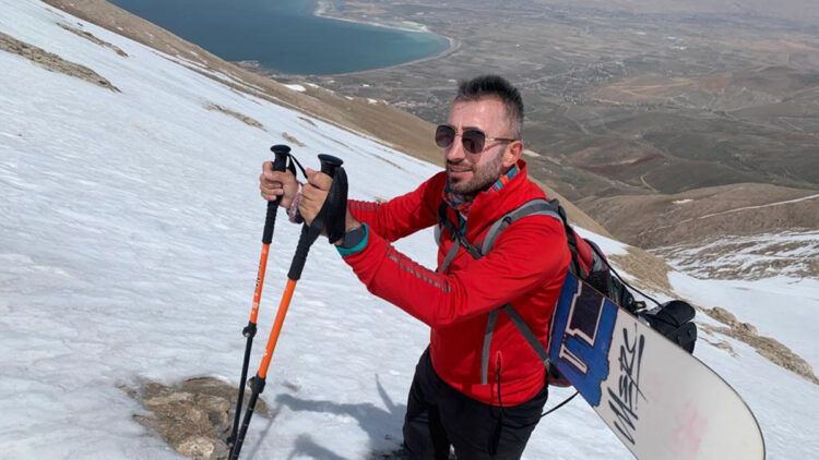 Artos Dağı'nda snowboard