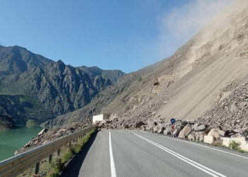 Artvin-Erzurum kara yolunda çalışmalar sürüyor