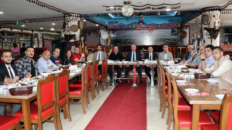 Azerbaycan heyetine, Van kahvaltısı ikram edildi