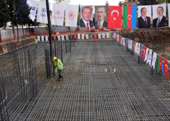 Azerbaycan'ın yapacağı mahallenin inşası başladı