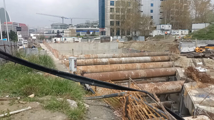 Bağcılar'da metro inşaatında iş kazası