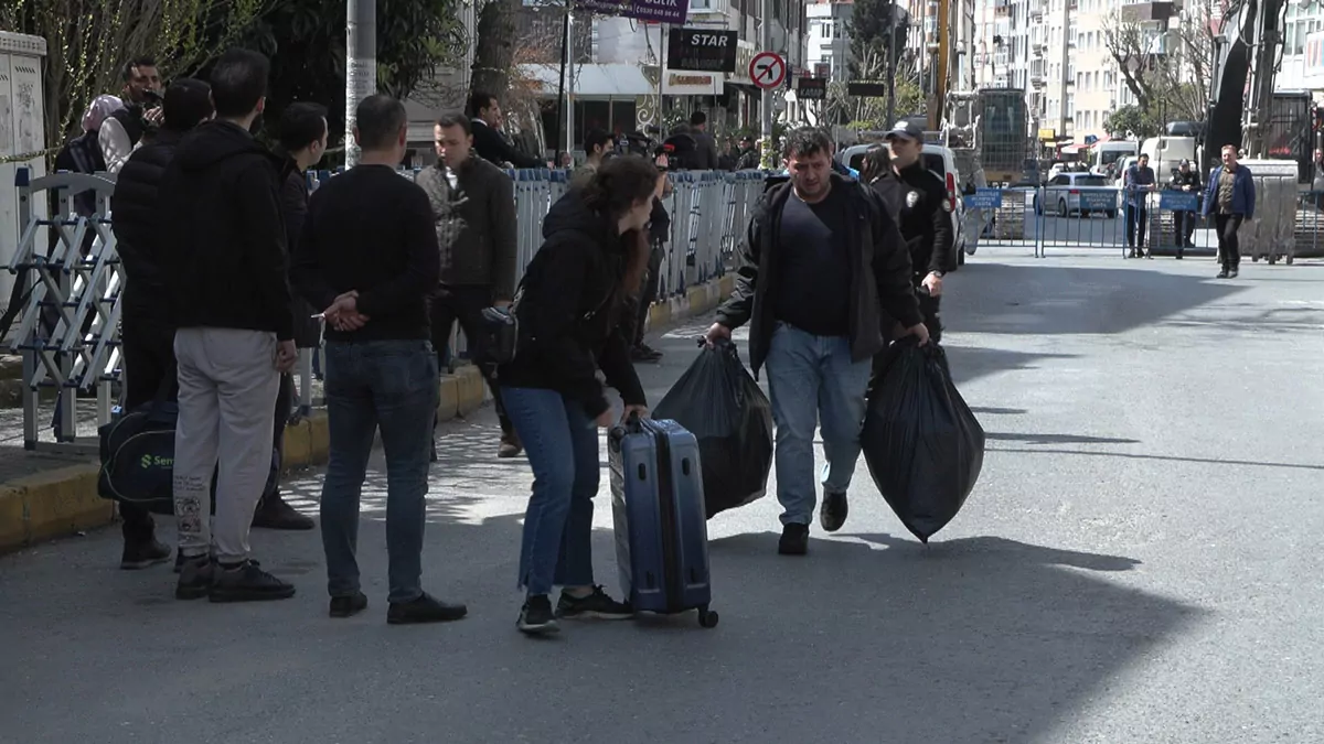 Bahcelievlerde bosaltilan 6 katli binada esya iznia - yaşam - haberton