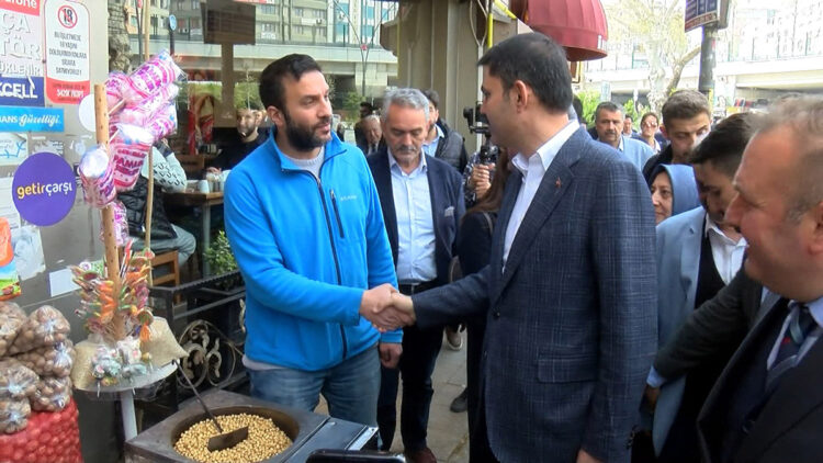 Bakan Kurum Kartal'da çalışmalarına devam etti