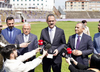 Bakan Özer, Ordu 19 Eylül Stadı'nda konuştu