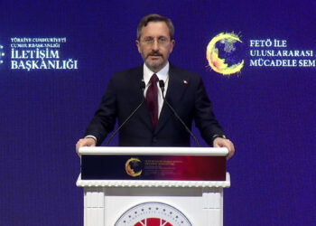 Batılı devletler FETÖ konusunda 3 maymunu oynuyor