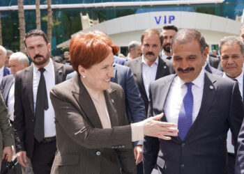 Benim bulunduğum yerde o kadehler kalkmaz