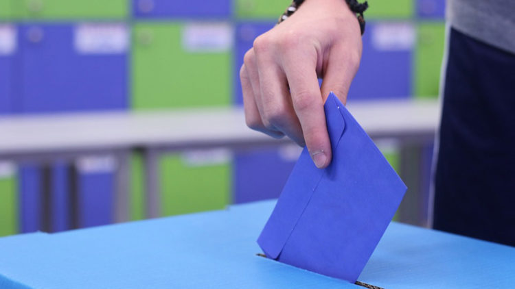 Bulgaristan'da erken genel seçimleri başladı