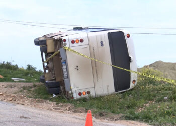 Bursa'da servis midibüsü kamyon ile çarpıştı: 23 yaralı