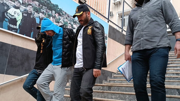 CHP binası yakınında ateş eden şüpheli yakalandı