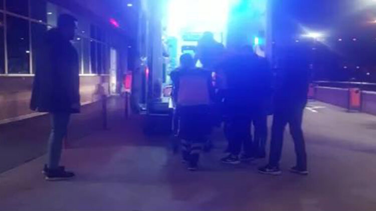 Camiden çıkanlara tüfekli saldırı: 6 yaralı