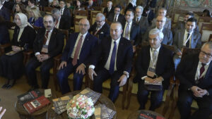 Çavuşoğlu, Türk Dışişleri sempozyumunda konuştu