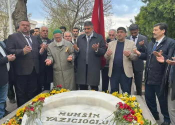 Çayır’dan muhsin yazıcıoğlu'nun kabrine bayram ziyareti