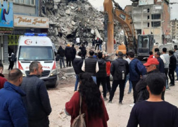 Depremden 55 gün sonra enkaz altında ceset çıktı