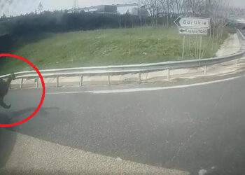 'Dur' ihtarına uymayıp otomobiliyle polise çarptı