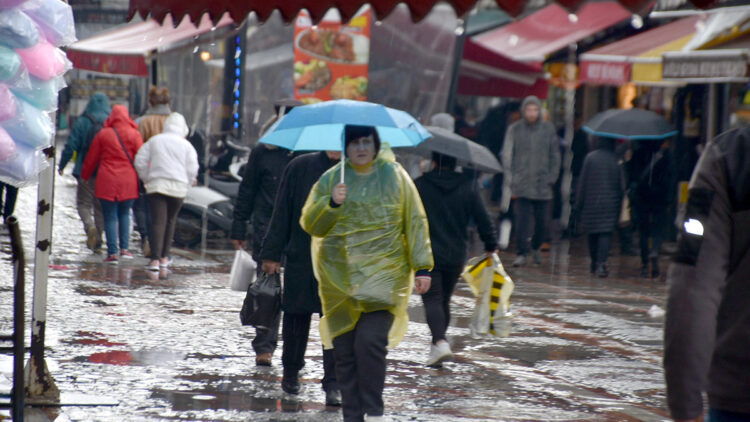 Edirne'de yağmur ve dolu etkili oldu