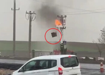 Elektrik direğine bağlı trafoda yangın