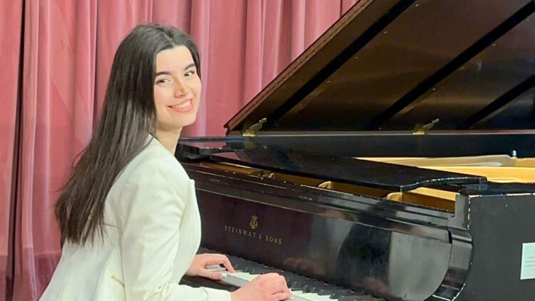 Elif Işıl Karakaş'tan, ABD'de 23 Nisan konseri