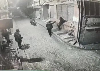 Fatih'te sokak ortasında cinayet kamerada