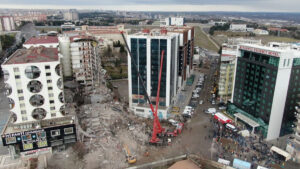 Galeria Sitesi'nin müteahhidi Ankara’da yakalandı
