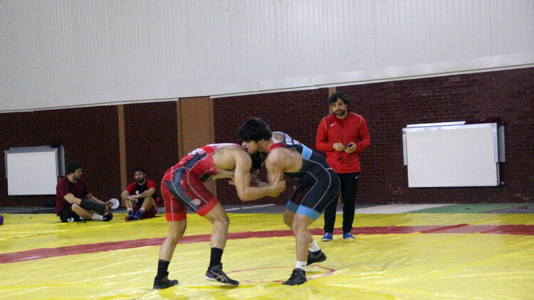 Güreş Milli Takımı şampiyonluğa hazırlanıyor