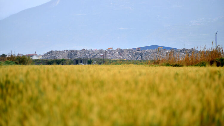 Hatay'da deprem molozları, dağa dönüştü