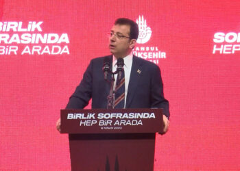 İBB İstanbul'daki depremzedelere iftar verdi