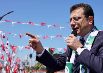 İmamoğlu, AK Parti'nin mülakat vaadini eleştirdi