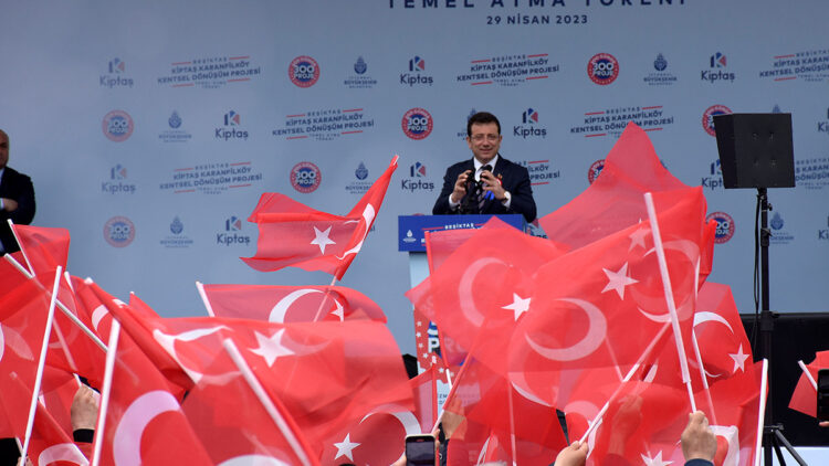 İmamoğlu Beşiktaş'ta temel atma törenine katıldı