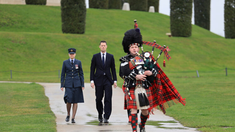 İngiltere'nin yeni Adalet Bakanı Alex Chalk oldu