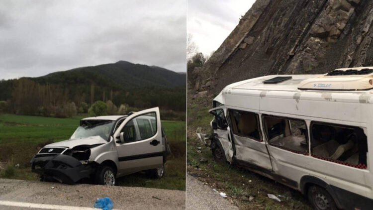 İşçi servisi ile hafif ticari araç çarpıştı: 2 ölü, 17 yaralı