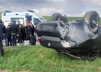 İzinsiz aldığı dedesinin otomobiliyle kaza yaptı: 5 yaralı