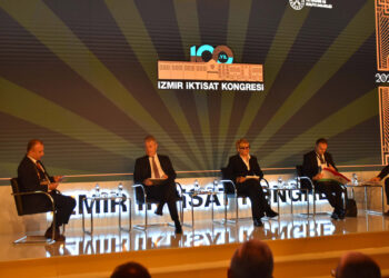 İzmir İktisat Kongresi'nin ilk oturumu yapıldı